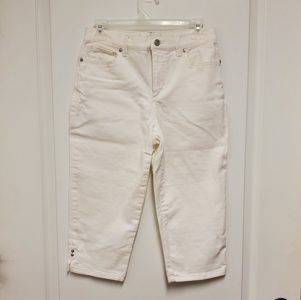 Women's white Capris pants